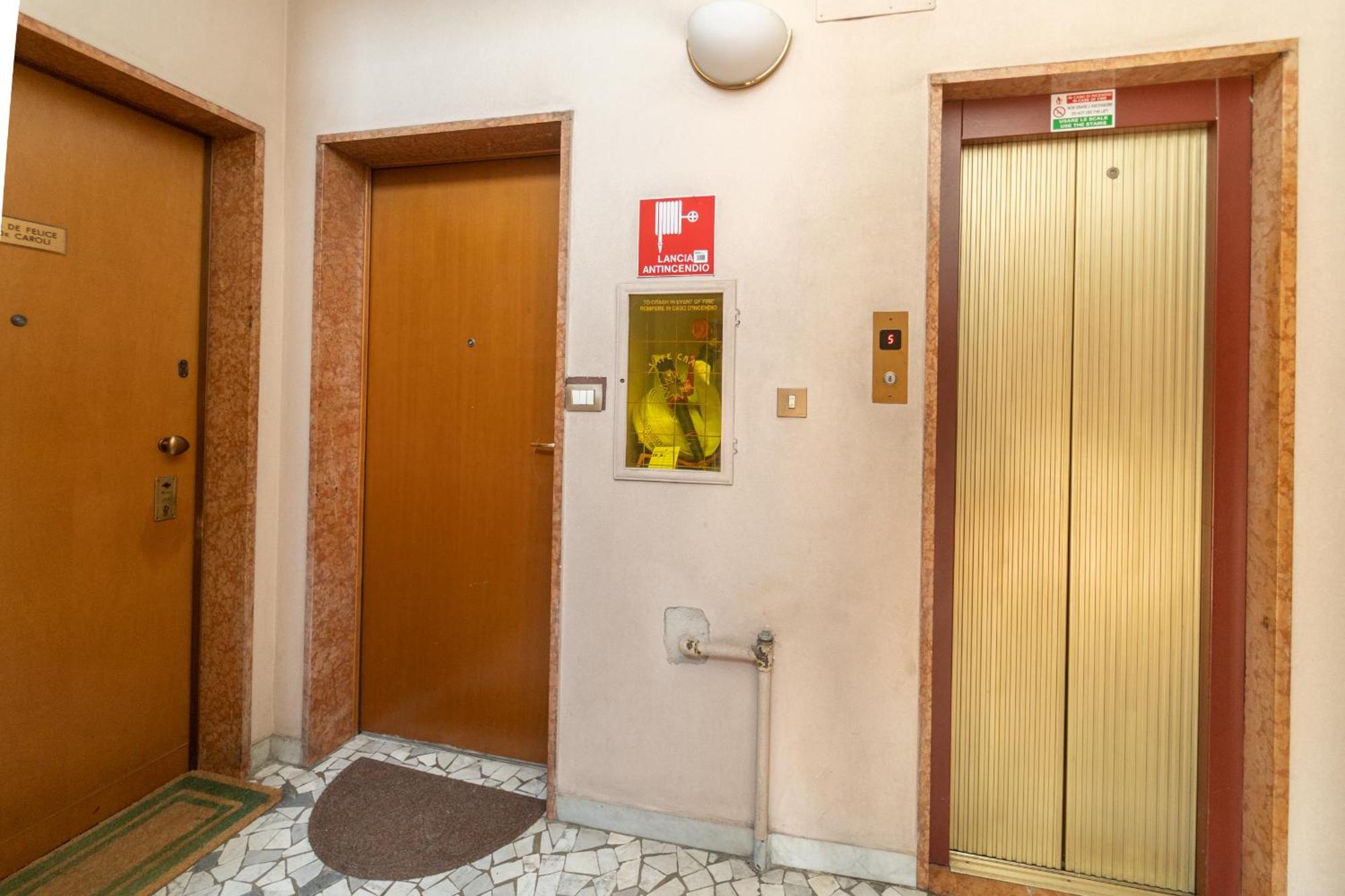 B&B Nelly Милано Екстериор снимка